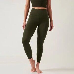 Athleta Salutation Stash Pocket 7/8 Tight Size Small